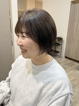 ルシードスタイルサワ(LUCIDO STYLE sawa) ハイトーンカラーミルクティーベージュミニウルフ丸みボブ