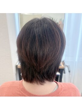 ウイ バイ ファースト 北四番丁店(u'i by first) 襟足がすっきりとした丸みのあるショートボブスタイル