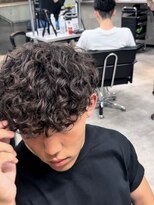 イーラ(era) スペインカール ツイストスパイラル眉カットメンズパーマ