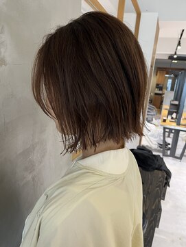 アカラ(acala) 軽め切りっぱなしボブ【イルミナカラー/縮毛矯正/髪質改善】