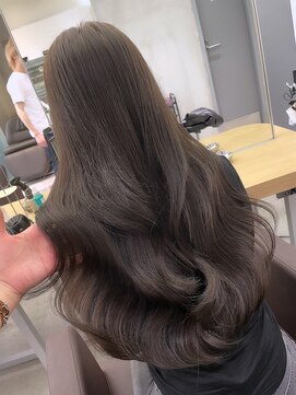 ホロ 渋谷(hollo) 韓国風ミルクティーレイヤーカットオリーブベージュグレージュ