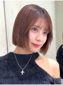 顎ラインボブで大人かわいい雰囲気に！