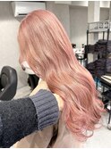 ピンクベージュ