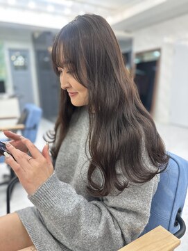 エミン(emyn) ダークブラウン/前髪/透け感暗髪/イメチェン/髪質改善