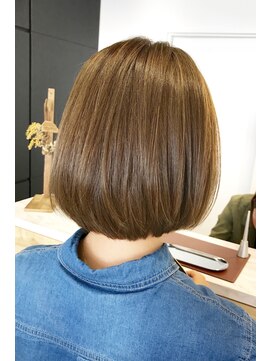 アテナ 六本松店(ATENA) 大人可愛い　前下がりショートボブ