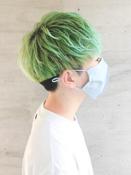 ヘアークリエイ トポライトウィロー 烏丸(Hair Create Polite willow) 個性派グリーン☆ブリーチソフトマッシュ刈り上げツーブロック