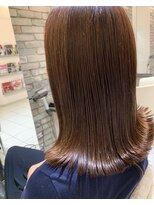 エルトレス(el tres)&nbsp;［eltres ］艶髪ミディアム