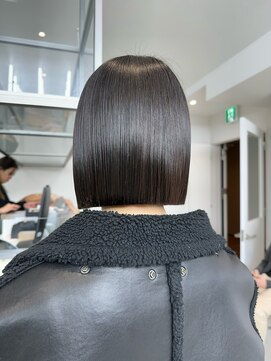 リタブランシェ(Lita branche) 切りっぱなしボブ×ダークグレージュ