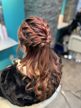 リエラ 新宿(RIERA) ツイスト編み込みハーフ