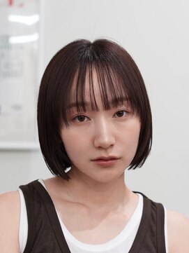 カルム(kalm) 20代30代ミニボブ前髪あり前髪なし顔周りレイヤーカットオリーブ