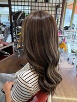 アニー(annie hair design)&nbsp;透明感グレージュハイライトカラー♪