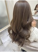 ベージュ×レイヤー