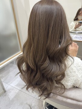 ベージュ×レイヤー