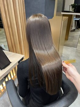 リファインド(REFINED)の写真/髪質改善トリートメント【極】年齢に負けない「髪の再構築」ケアで、芯から立て直しシルクのような艶髪へ。