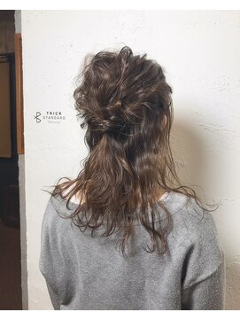 トリックスタンダードナチュラル(TRICK STANDARD Natural) オトナゆるハーフアップ