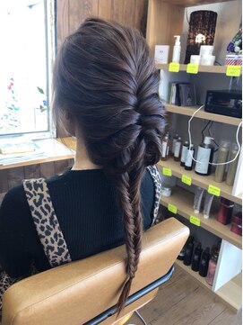 ライフ ヘアーサロン(Life -hair salon-) ●