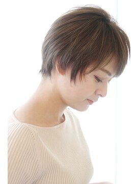 レウナ 外苑前(Reuna) 20代30代40代暗めカラーでも可愛いナチュラショート