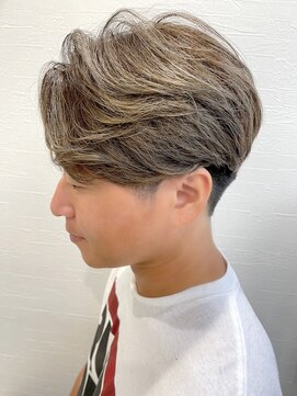 イチマルイチ 中野(100/1) メンズ外国人風ハイライトスタイル/2ブロ/かきあげショート