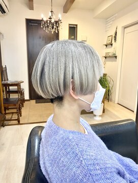 ヘア メイク ヴァーブ(hair make Verve) ホワイトベージュショートボブ