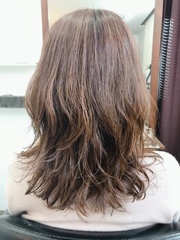ミオティス(Myotis)の写真/【金山3分】敏腕女性Stylistがダメージを軽減しつつ"ファッションカラー同等の発色"の艶カラーをご提供!