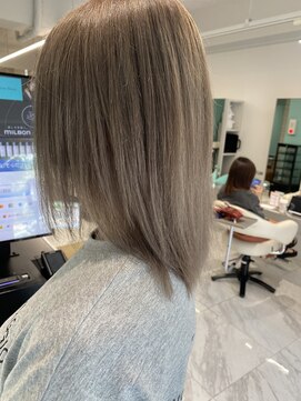 リーホリエ(Lee Horie) ハイトーングレージュ◎