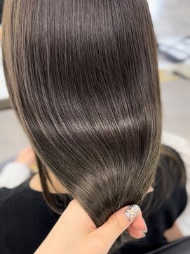 シェノン サントル(CHAINON CENTRE) グレージュカラー/シルキーベージュ/斜めバング[梅田/大阪]