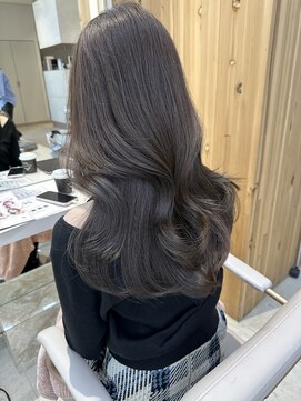 アフロートリノ(AFLOAT Leino) レイヤーカット　くびれヘア　透明感イルミナカラー　韓国ヘア#