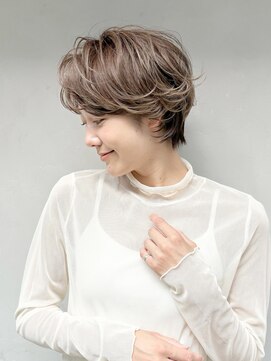 ヒトワ(hitowa) 大人ショート/くせ毛風/透明感カラー/シースルーバング/日吉