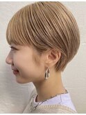 20代30代小顔ひし形ショートカットミルクティーベージュ夏カラー