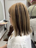 ルイ(ROUIS produced by LUCK 津田沼)&nbsp;ROUIS津田沼 白い髪を活かす新提案 アンブレラカラーで立体感◎