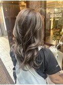 ソフトグレージュ×デザインカラー