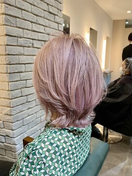 ジルチ ヘアー(Zilch hair) くせ毛を活かしたショートカット／くびれショート／白髪ぼかし