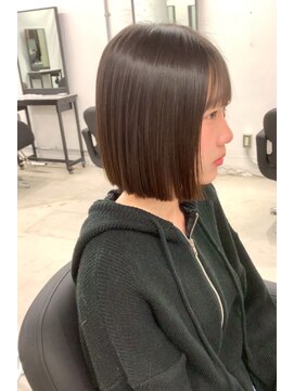 ピア ヤクイン(Pia Yakuin) 斉藤指名 パツっとボブ