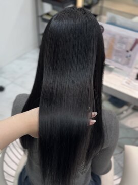 ロンドルピナス 小倉(Lond Lupinus) ミディアムレイヤーカット/似合わせカット/大人ガーリー/20代