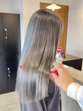 シェイト レイヤーカット 天神(ciate) シルバー/グレー/ブリーチ/ダブルカラー/レイヤー/天神