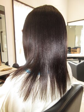 コア フィール ア デイ(COIFFURE A DAY) 《見附 今町M3D》クセが強いゴワゴワ髪もサラサラに