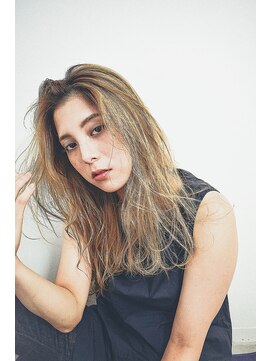 ガーランドウメダ(Garland umeda) リラックスウェーブ_セミロング_000399