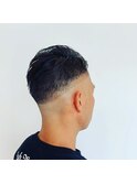 王道メンズフェードスタイル20代30代40代短髪モヒ風アップバング