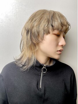 オンザ(ONTHE) ハイコントラストブロンドベージュミディアムウルフ【林京平】
