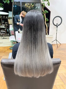 オブヘアーギンザ(Of HAIR GINZA) ホワイトカラー×エアタッチグラデーション