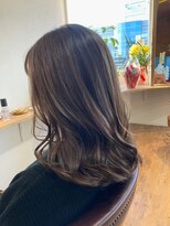 ドルチェ(dolce)&nbsp;透明感グレージュカラー 大人可愛い ラテグレージュ 明石 魚住