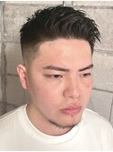 ビジネスショートスキンフェードツーブロック刈り上げスーツ