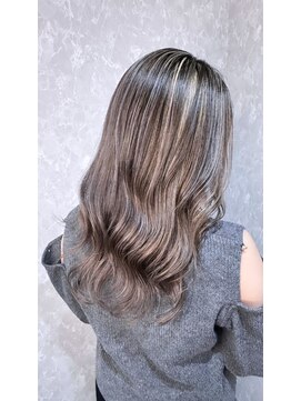 エノルア(enorua) 白髪ぼかしハイライト