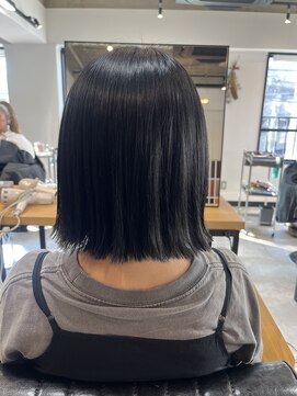 イッヒ 茅ヶ崎(IHHI) ダークアッシュ×イヤリングカラー