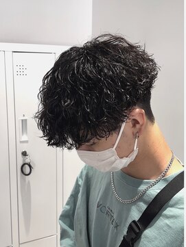 ラヴィズムバイフィフス(LUVISM by fifth) 波巻きツイストスパイラル波打ちパーマフェザーパーマ/新潟