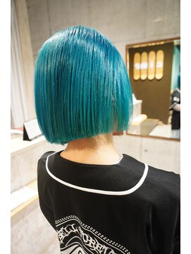 シィーム(cime) ターコイズ×切りっぱなしボブ