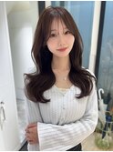 チョコベージュ×小顔に見えるくびれヘア