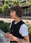 横浜西口/グレーヘアー メテオストレート ひし形レイヤーボブ