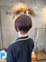 リベルテ(liberte)&nbsp;白髪を活かすインナーカラー×大人丸みショート