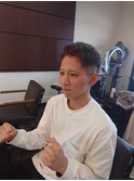 アップバング×グレー×レッドメッシュ